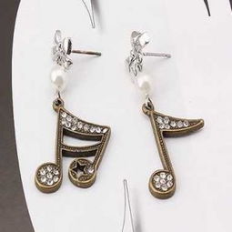 義烏批發(fā)新風(fēng)尚 200件起批，混批靈活——奔力飾品廠開啟美發(fā)飾品批發(fā)新篇章
